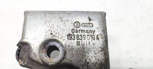 Volkswagen PASSAT B2 Cerradura de puerta trasera 193839016A