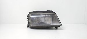 Audi A4 S4 B5 8D Lampa przednia 