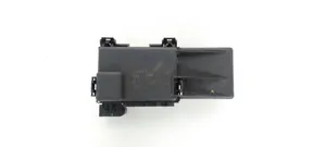 Volkswagen Golf IV Module de fusibles 1J0937550C