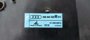 Audi A6 S6 C5 4B Galinio dangčio numerio apšvietimo juosta 4B9945695M