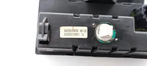 Peugeot 206 Monitor / wyświetlacz / ekran 96250976ZR