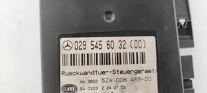 Mercedes-Benz E W211 Sterownik / Moduł elektrycznej klapy tylnej / bagażnika 0295456032