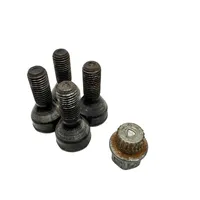 BMW 5 E39 Anti-theft wheel nuts and lock 