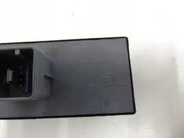 Skoda Fabia Mk2 (5J) Przełącznik / Przycisk otwierania szyb 1Z0