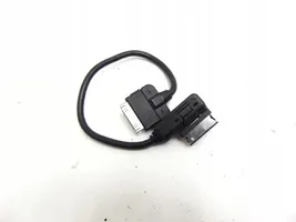Volkswagen PASSAT B7 Connecteur/prise USB 000051446C