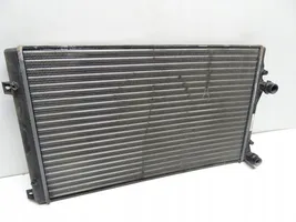 Volkswagen Golf VI Radiateur de refroidissement 1K0121253BB