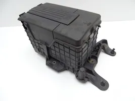 Volkswagen PASSAT B7 Support boîte de batterie 1K0915333H