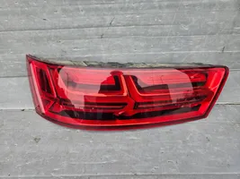 Audi SQ7 Lampy tylnej klapy bagażnika 4M0945093M