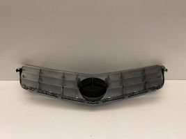 Mercedes-Benz C W204 Maskownica / Grill / Atrapa górna chłodnicy A2048800023