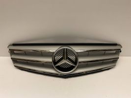 Mercedes-Benz C W204 Maskownica / Grill / Atrapa górna chłodnicy A2048800023