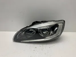 Volvo S60 Lampa przednia 31420269