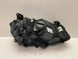 Mercedes-Benz A W176 Lampa przednia A1768201161