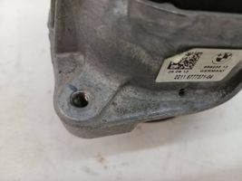 BMW 5 F10 F11 Supporto di montaggio del motore 6777371