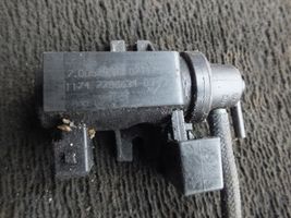 BMW 5 E60 E61 Solenoidinis vožtuvas 7796634