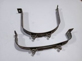 Ford F150 Polttoainesäiliön kannake 9L349054BF