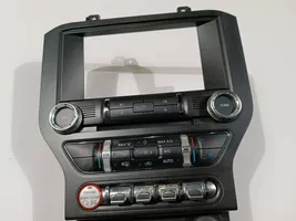 Ford Mustang VI Radio/CD/DVD/GPS head unit GR3T-14G370-CL