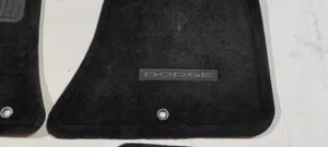 Dodge Challenger Set di tappetini per auto 42858J