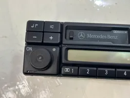 Mercedes-Benz S W140 Radio/CD/DVD/GPS-pääyksikkö BE1692