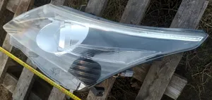 Toyota Avensis T270 Lampa przednia 10100-17685