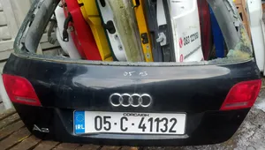 Audi A3 S3 8P Takaluukun/tavaratilan kansi 