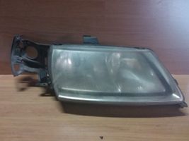 Saab 9-5 Lampa przednia 