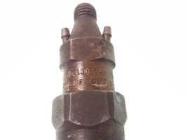 Volkswagen PASSAT B3 Injecteur de carburant 068130202E