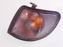 Nissan Sunny Indicatore di direzione anteriore 183177B