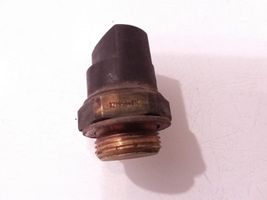 Volkswagen PASSAT B5 Czujnik temperatury płynu chłodzącego 321959481C