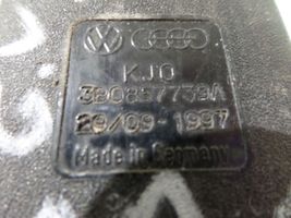 Volkswagen PASSAT B5 Keskipaikan turvavyön solki (takaistuin) 3B0857739A