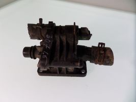 Peugeot 307 Boîtier de thermostat / thermostat 9647767180