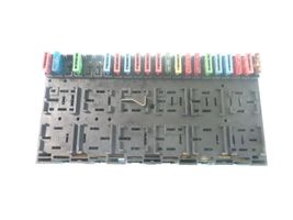 Volkswagen PASSAT B4 Fuse module 357937039