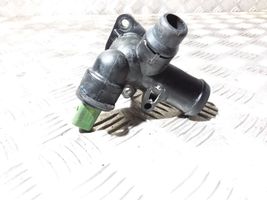 Audi A4 S4 B6 8E 8H Termostaatin kotelo 06B121132D