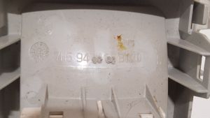 Volkswagen Multivan T5 Illuminazione sedili posteriori 7H5947405