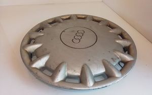 Audi A3 S3 8L R 14 riteņa dekoratīvais disks (-i) 8D0601147