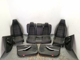 Mercedes-Benz A W176 Garnitures, kit cartes de siège intérieur avec porte 