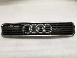 Audi A4 S4 B5 8D Maskownica / Grill / Atrapa górna chłodnicy 8D0853651