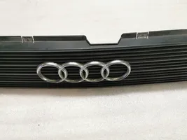 Audi 80 90 B2 Etupuskurin ylempi jäähdytinsäleikkö 811853655