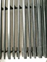 Audi 80 90 B2 Maskownica / Grill / Atrapa górna chłodnicy 811853655