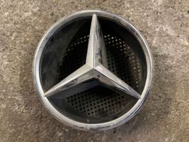 Mercedes-Benz E W211 Etupuskurin ylempi jäähdytinsäleikkö A2198850078