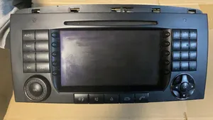 Mercedes-Benz R W251 Panel / Radioodtwarzacz CD/DVD/GPS A2518202279