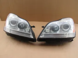 Mercedes-Benz GL X164 Lot de 2 lampes frontales / phare 1648204859