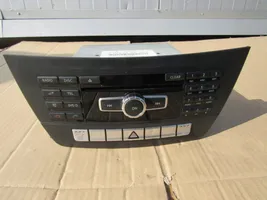 Mercedes-Benz C AMG W204 Unidad delantera de radio/CD/DVD/GPS A2049003709