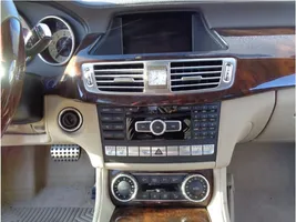 Mercedes-Benz CLS C218 X218 Radio/CD/DVD/GPS-pääyksikkö 
