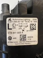 Volkswagen Touran III Lampa przednia 5TB941005A