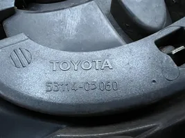Toyota Avensis T220 Etupuskurin ylempi jäähdytinsäleikkö 5311405060