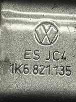 Volkswagen Golf V Uchwyt / Mocowanie błotnika przedniego 1K6821135