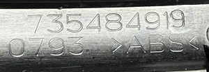 Opel Combo D Poignée inférieure de porte avant 735484919
