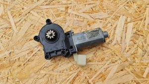 Volvo S60 Moteur de lève-vitre de porte avant 0130821760