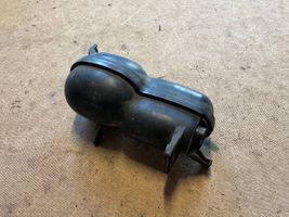 Audi TT Mk1 Tyhjiösäiliö 8N0131541