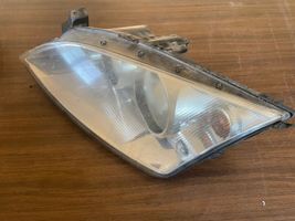 Ford Mondeo Mk III Lampa przednia 0301174201